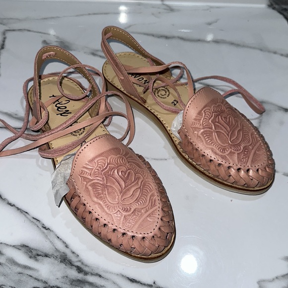 Blush pink lace up huaraches - Picture 3 of 3